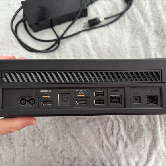 Xbox One Console - Picture 3 of 5